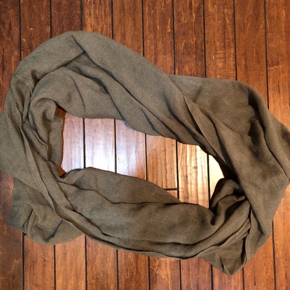 Modern infinity scarf boutique handmade artisanal - Picture 4 of 4